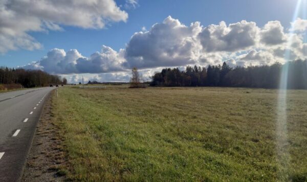 Жилой участок, на котором можно построить солнечную электростанцию